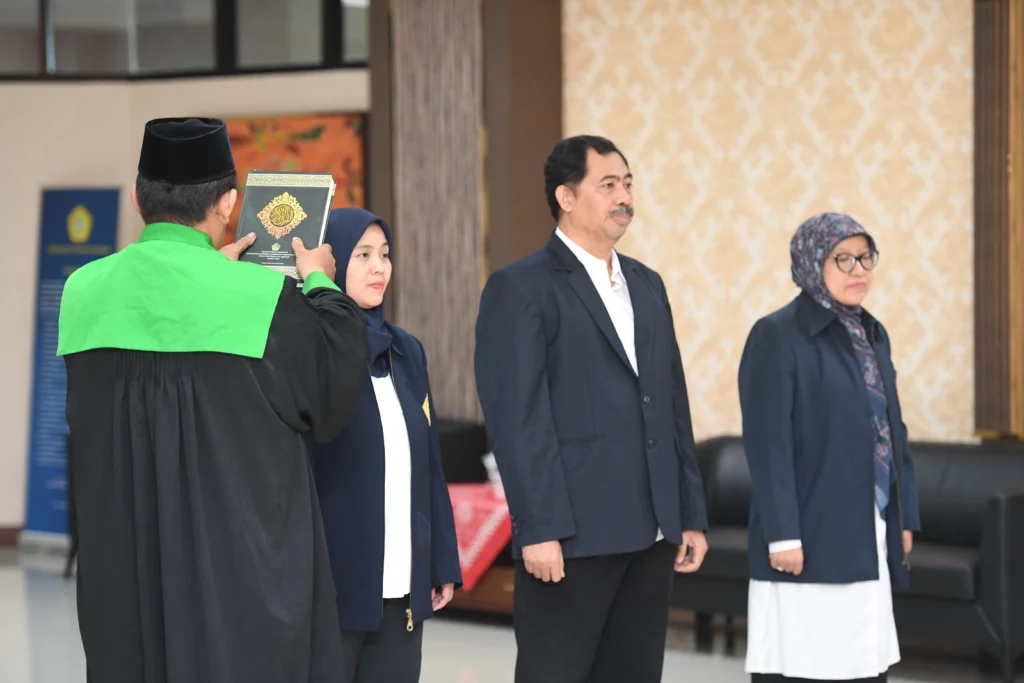 Tiga Koordinator Program Studi Magister UTM Resmi Dilantik, Rektor Tekankan Budaya Unggul