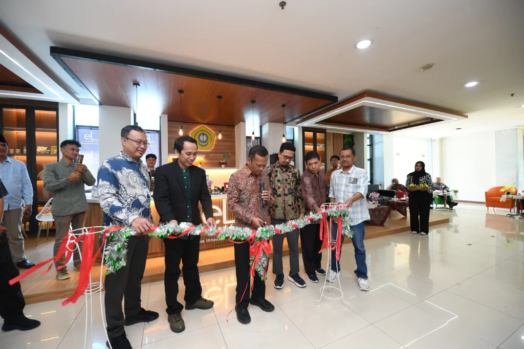 UTM Resmikan eL Café, Jadi Etalase Produk Riset dan Inovasi Kampus