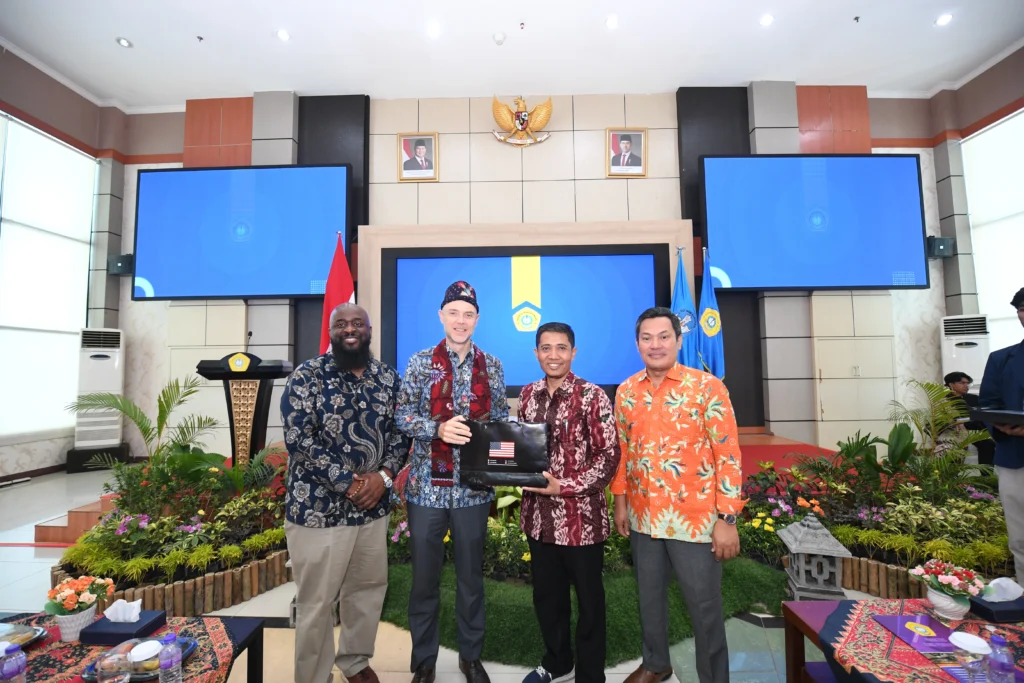Diplomatic Visit and Academic Dialogue, Konsul Jenderal Amerika Serikat Kunjungi UTM